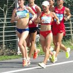 Qionglong - 3nd stage: Lyudmila Olianovska and Qieyang Shenjie walking in the middle of the men