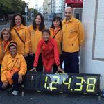 20 km women - Liu Hong with the Judges of arrival