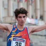 10.000m U18 Boys - Giacomo Brandi celebrates the victory (photo by Giancarlo Colombo for FIDAL)