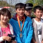Men - Chen Ding con supporters locali