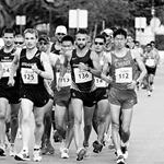 Men - 20 km - Again the leading pack (b/w by Juan Ramilo POR)