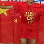 Women - 20 km - Lu Xiuzhi festeggia con la bandiera cinese